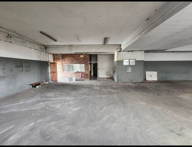 651M² WAREHOUSE TO LET IN WADEVILLE